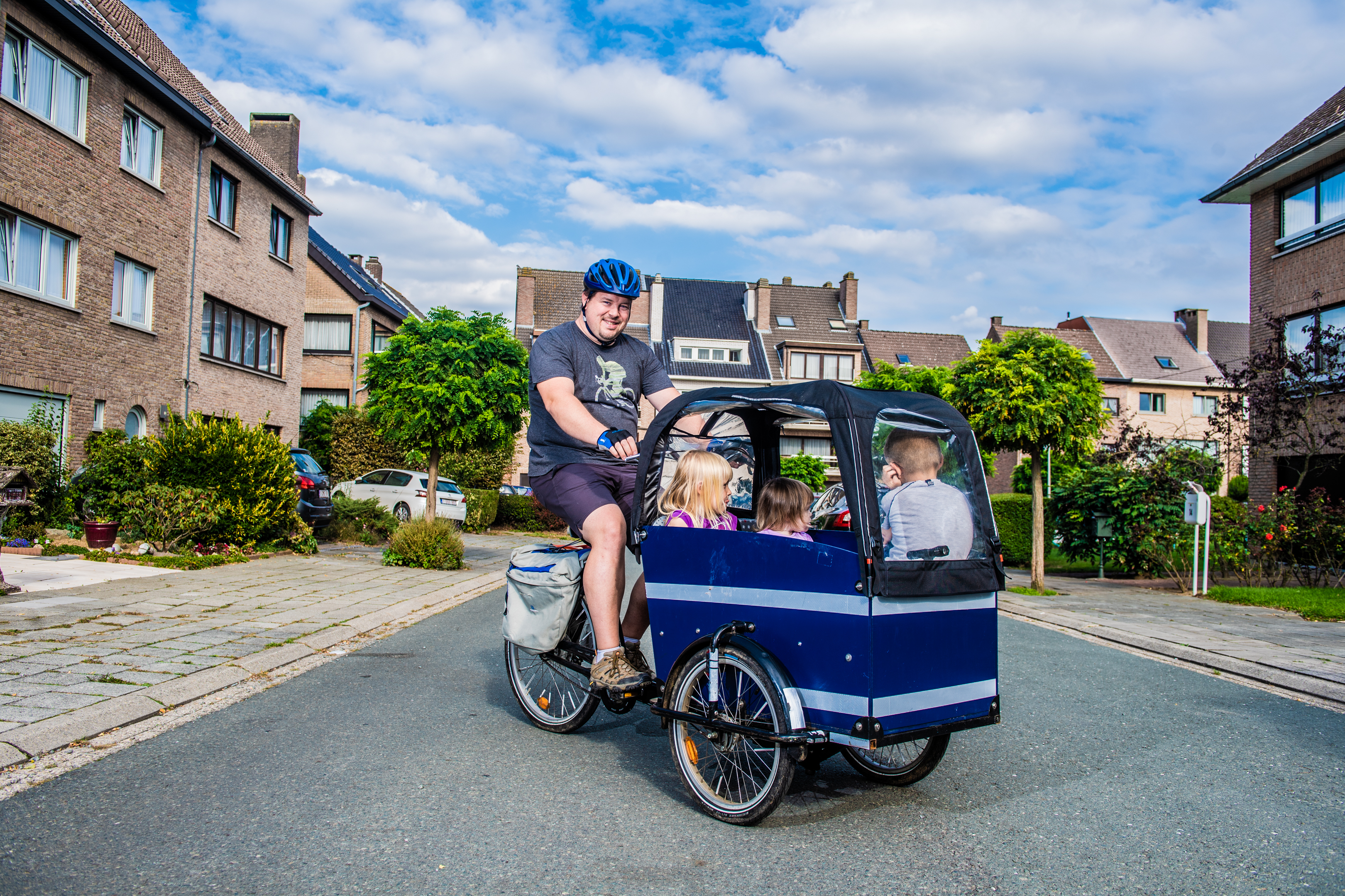 WEMMEL, Plusieurs Portraits D Usagers De Bakfiets Famille Wemmel.GOLINVAUX MATHIEU./LESOIR